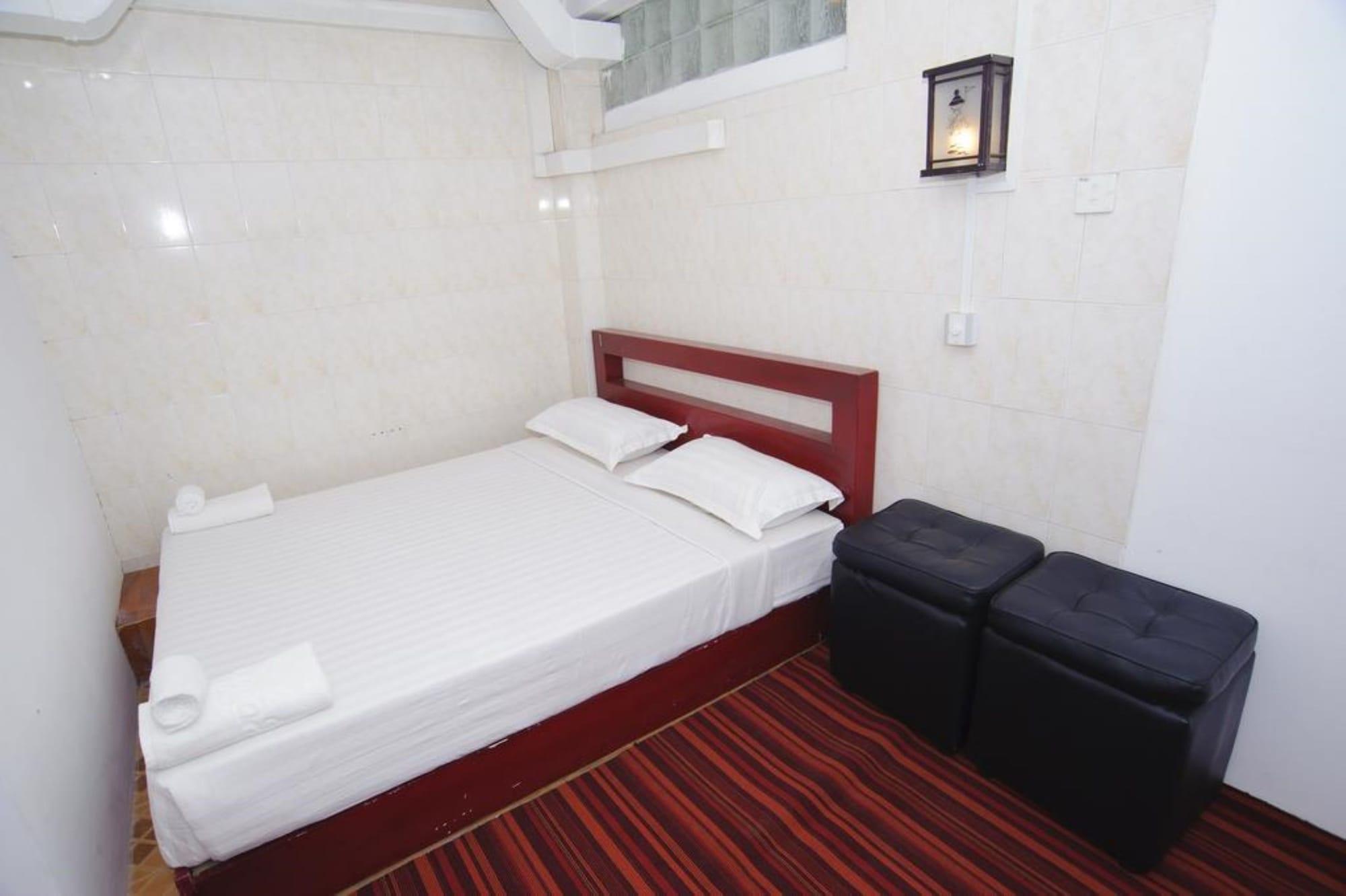 Agga Youth Hotel Yangon Exterior foto