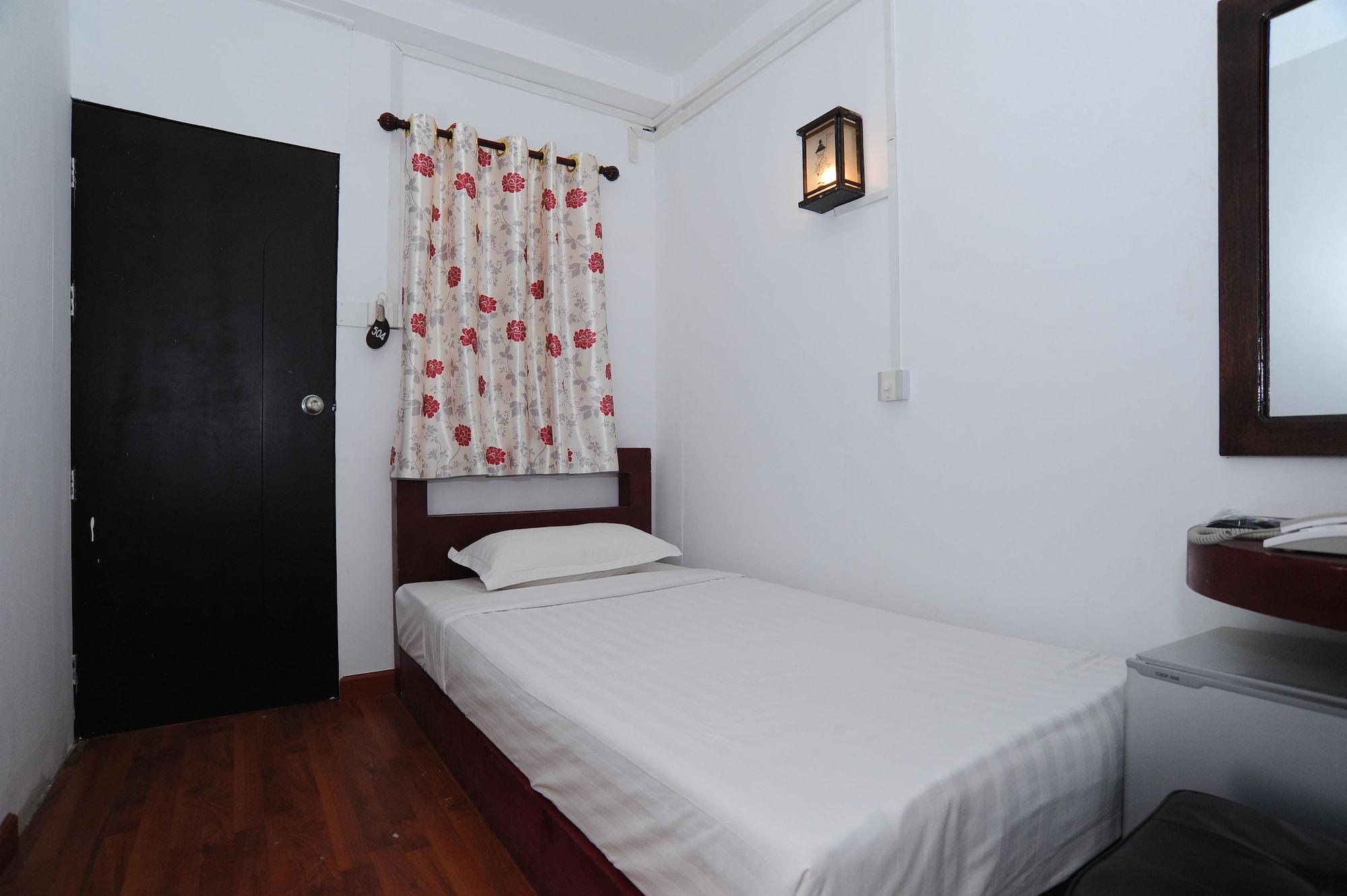 Agga Youth Hotel Yangon Exterior foto