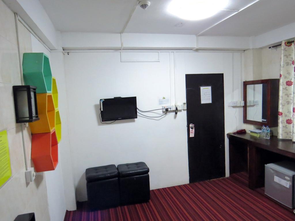 Agga Youth Hotel Yangon Exterior foto