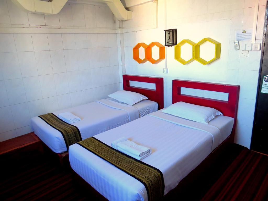 Agga Youth Hotel Yangon Exterior foto