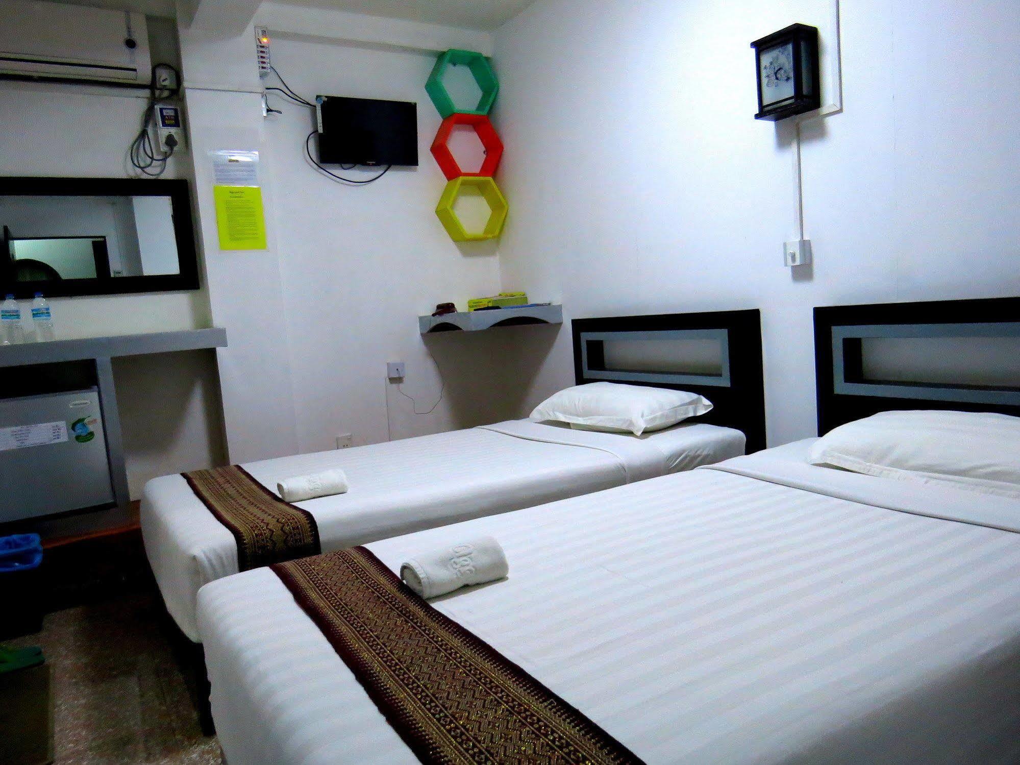 Agga Youth Hotel Yangon Exterior foto